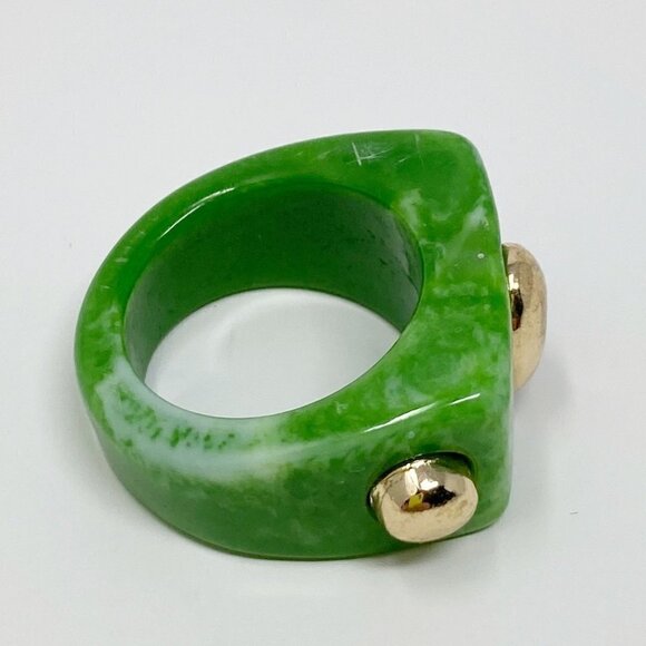 Green Chunky Acrylic Ring Gold Tone Details Statement Size 6 - Picture 4 of 7